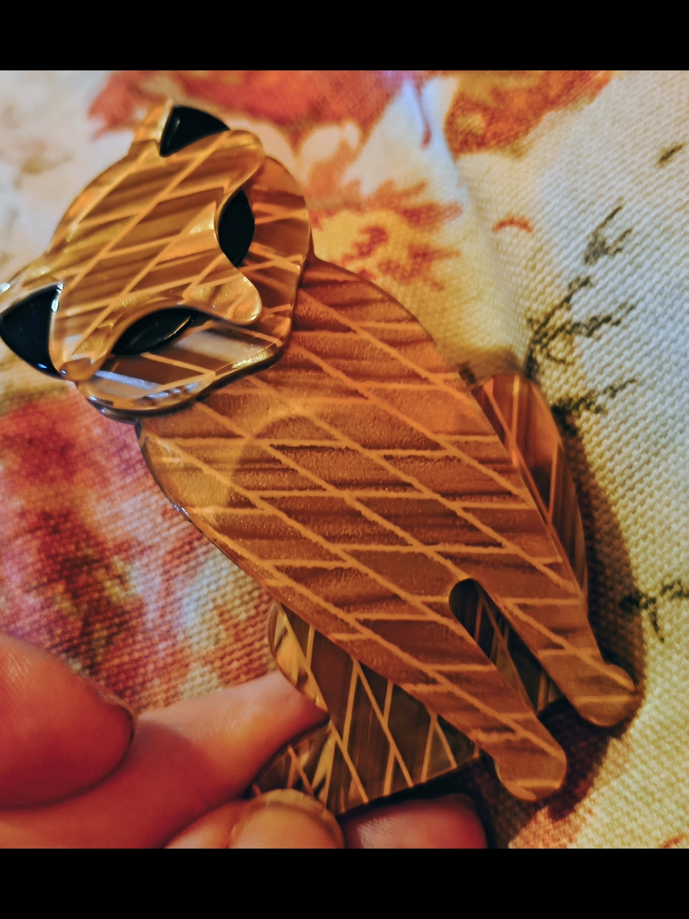 "Sacha" Cat Brooch, Like New - Picture 4 of 5
